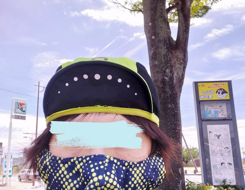 ROCKBROS「春夏メッシュサイクルキャップ」着用シーン(つば上げVER.)