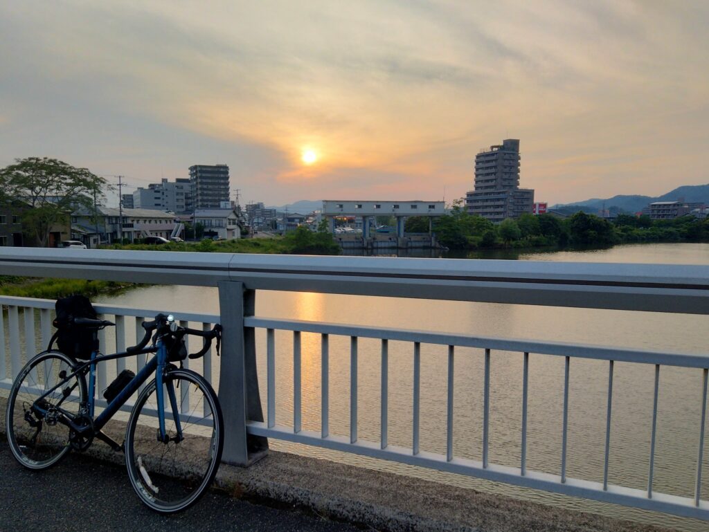 松江市街地で見た夕日