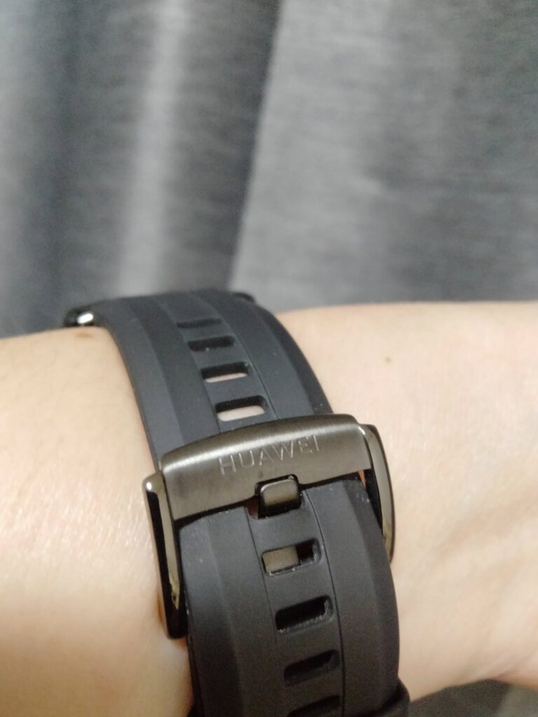 「GT6」シリコンバンドの裏側